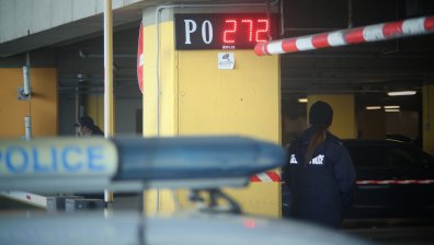 Скандирания "убийци" пред СДВР: Протест на близки на убитото в мол момче