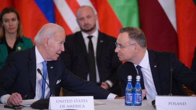 Дуда моли Байдън САЩ да преместят част от оръжията си в Полша