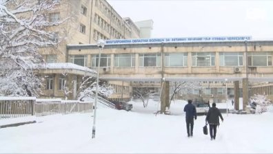 Детето с премръзнали пръсти е все още с опасност от ампутация