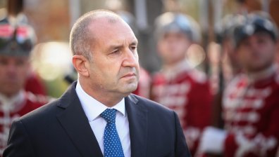 Радев с нови критики към НС, трудно изпълними са условията на Австрия за Шенген