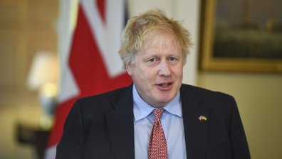 Борис Джонсън обеща на Зеленски бронирани машини до дни