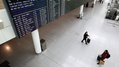 Закъснения на летището в Мюнхен заради протест на екоактивисти