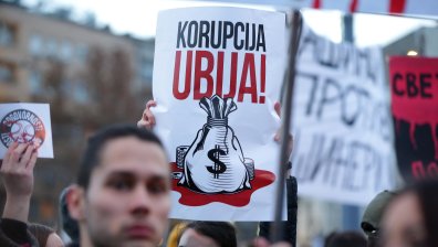 Десетки хиляди сърби протестираха срещу президента и правителството