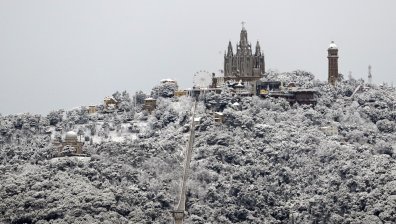 Снежна буря връхлетя Испания, Барселона побеля
