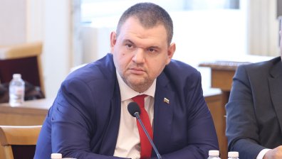 Пеевски: Настоявам трети полет да прибере блокираните в Израел българи