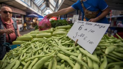 В магазините слагат над 50% надценка на основните храни (ВИДЕО)