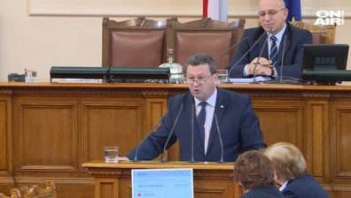 Таско Ерменков от БСП се появи в НС &ndash; проверявал си пощата