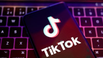 Нова мода в училище: На живо в TikTok по време на час (ВИДЕО)