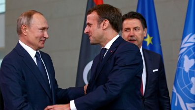 Путин е готов да обсъди войната в Украйна с Макрон