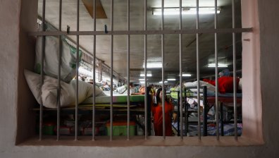 Коронавирус + мерки: Стотици са изложени на смъртна опасност в женския затвор в Техеран