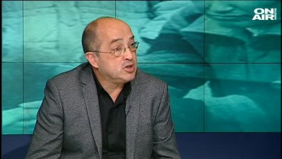 Центровете за бежанци - наполовина празни