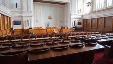 Депутатите удължиха ваканцията си с един ден заради липса на кворум