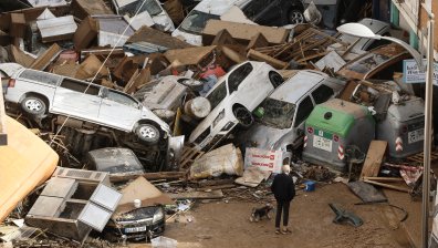 Българка от Валенсия: Палмите се огъваха до земята, хора са блокирани в колите си