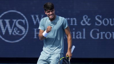 Карлос Алкарас продължава напред в Синсинати