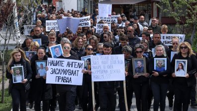 "Изгорихте децата с алчността и безхаберието си": Голям протест за жертвите в Кочани