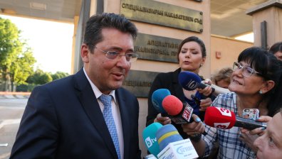 Задържаха президентския съветник Пламен Узунов, водят го под конвой