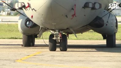 Военни вертолети и самолети в небето над София от 2 май