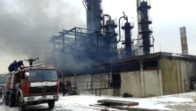Избухна пожар в нефтопреработвателен завод в Сирия
