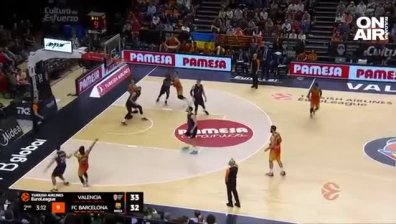 "Валенсия" спечели испанския сблъсък с "Барселона"