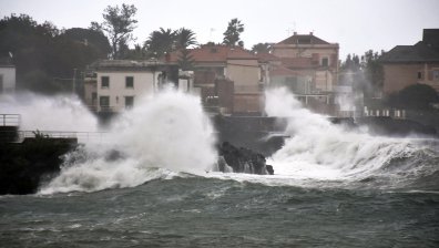 Лошото време в Италия, Франция и Швейцария взе три жертви (+ВИДЕО)