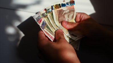 Жилищните кредити нарастват с 18%, потребителските - с 12,3%
