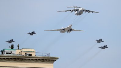 Руски разузнавач Ил-20 вся смут в германска военновъздушна база, прелетя без разпознавателен сигнал