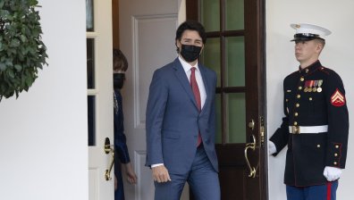 Премиерът Трюдо и семейството му са евакуирани заради протестите срещу мерките в Канада