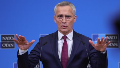 Столтенберг, НАТО: Путин няма да спре, ако спечели войната в Украйна