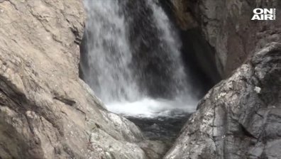 Дете беше спасено, след като река го повлече към водопад край Карлово
