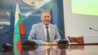 Кацаров: Нараства рискът от нова вълна, сега е моментът да се ваксинирате