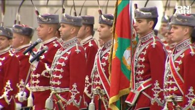 Президентът призова: Да преборим моралната криза, за да пребъде България!