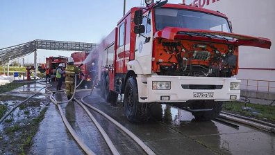 Петролни резервоари пламнаха на руско пристанище след украинска атака