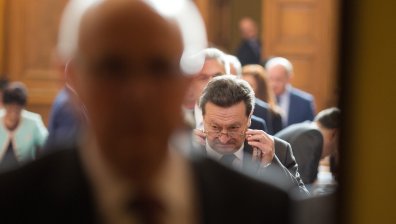 Парламентът ще се погрижи с 50 000 лв. за очите на служителите си