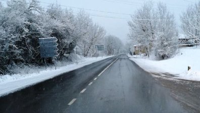 АПИ: Пътищата са обработени, трафикът е нормален