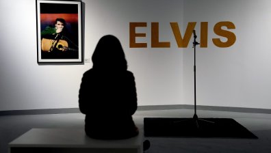 Продават вещи на Елвис Пресли на търг