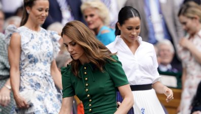 Какви дрехи и обувки не могат да носят кралските особи?