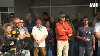 Протест пред СЕМ. Служители на БНР защитиха генералния директор