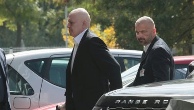 Слави Трифонов към Нинова: Не направихте нищо, част от статуквото сте