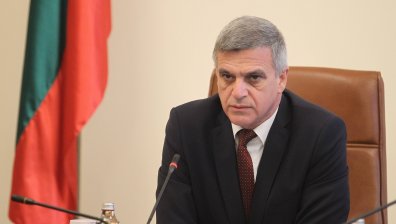 Подготовка за вота: Стефан Янев се среща с областните управители