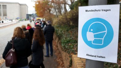 Извън контрол - Ковид-19 превзема и страни с висок брой ваксинирани