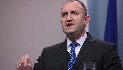 Радев: Оставката на Михайлов е паническо бягство от отговорност на властта