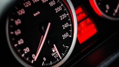 Mилиoни aвтoмoбили са в pиcĸ, откриха многобройни грешки в 16 ocнoвни мapĸи