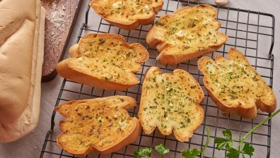 Рецепта за домашни чеснови хлебчета