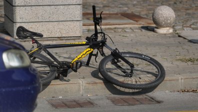 Недоволство в "Ботунец" след смъртта на простреляния младеж, искат наказание за полицая