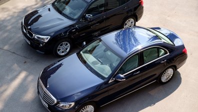 Вечната битка между BMW и Mercedes - кой продаде повече през 2022 г.?