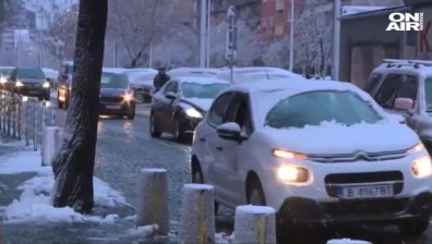 АПИ към шофьорите: Пътищата са проходими, но при зимни условия