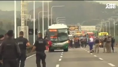 Заложническа драма в Рио, въоръжен отвлече 37 души