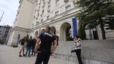 Остават ли за постоянно в ареста задържаните за корупция в Министерството на спорта?