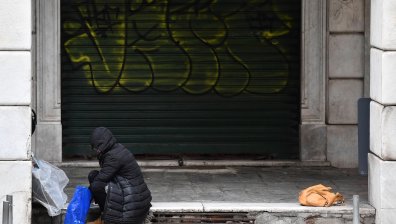 Година по-късно: Бедността удари Италия, млади хора на опашка за безплатна храна