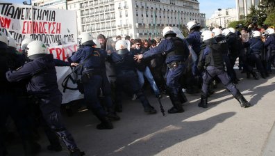 Протести и безредици в Гърция заради откриването на частни университети